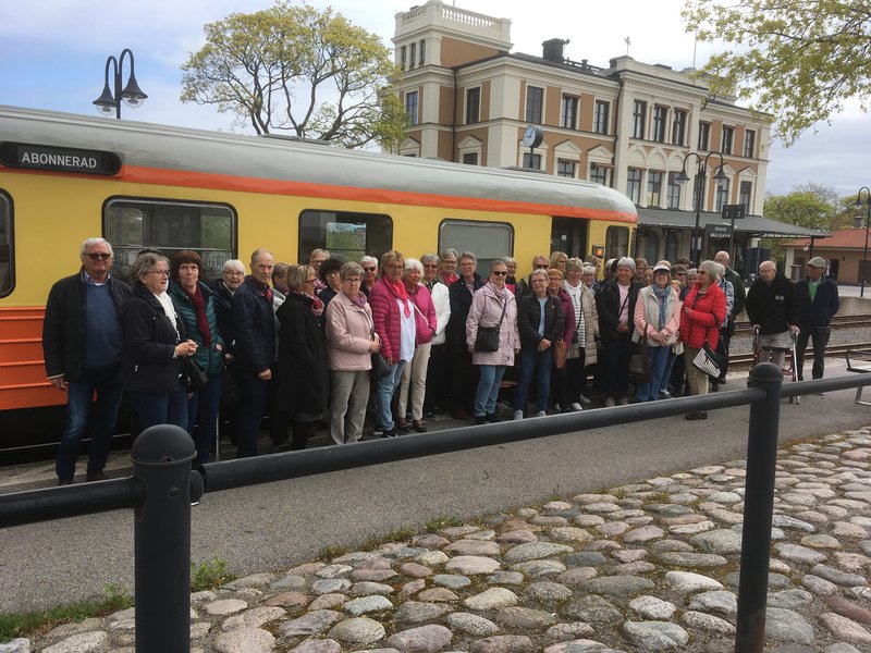 Sanling på stationen i Västervik inför avfärden mot Ankarsrum